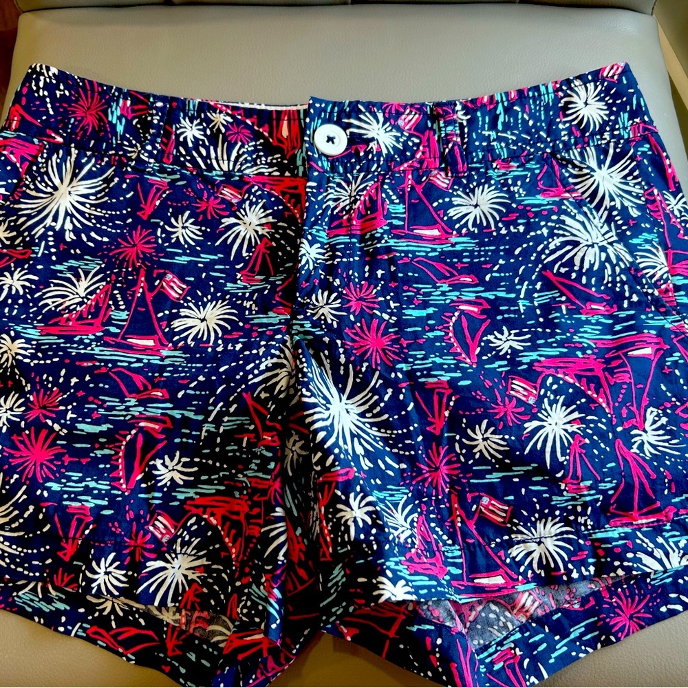 Lilly Pulitzer size 4 Callahan Shorts in sparks fly print